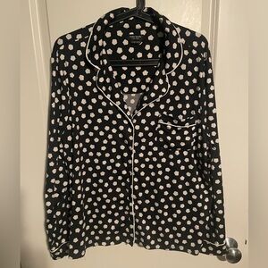 Kate Spade 2 piece pajama set. black with white cloud/flower shapes. Size XL